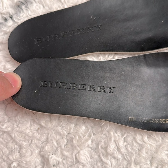 Burberry kids rain boots - size 8.5 - Picture 11 of 11
